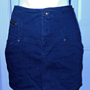 JUNIOR GIRLS DKNY DARK WASH JEAN/DENIM MINI‎ SKIRT